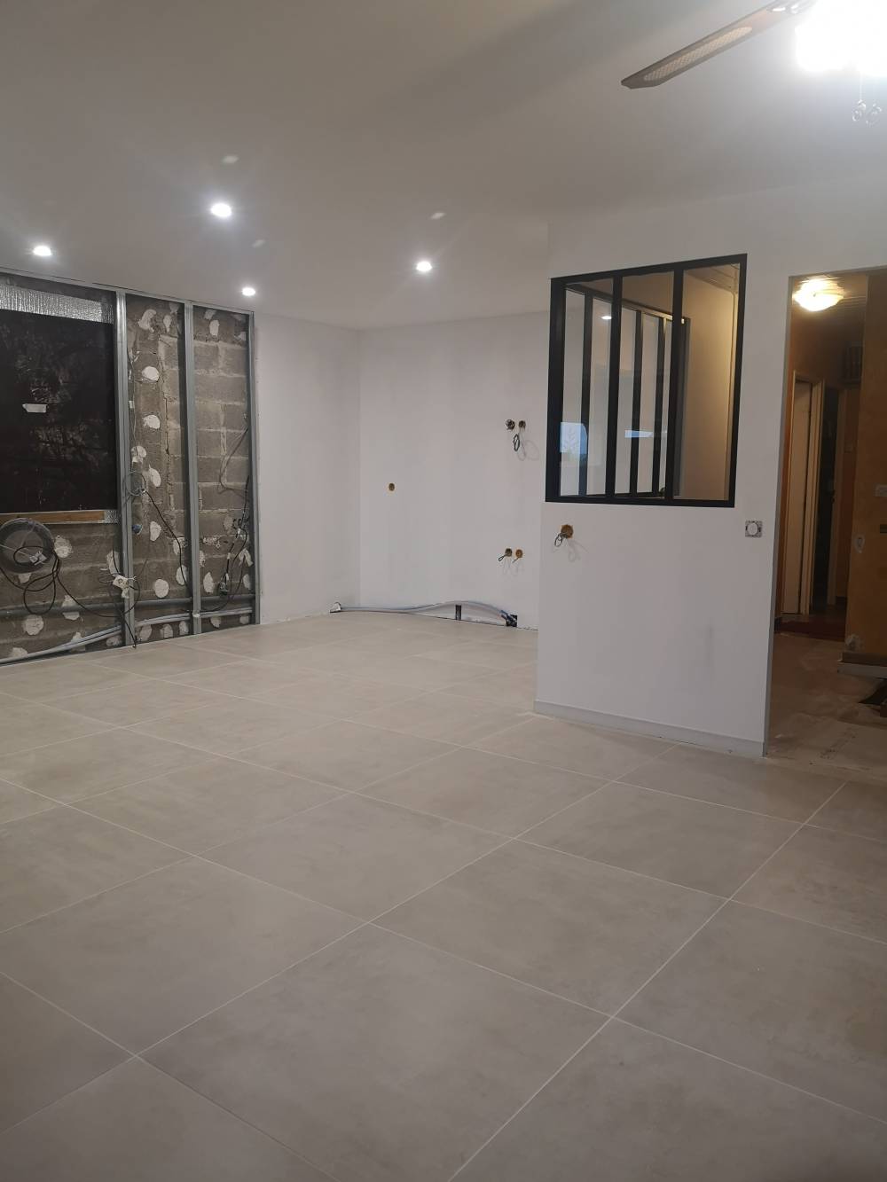Cloison plaquiste maison
